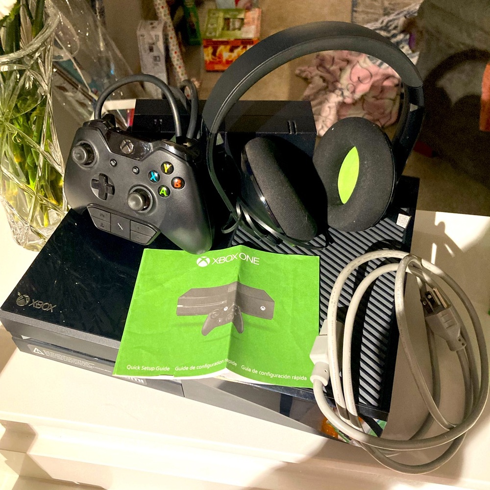 Xbox One, console, Kinect, headset, one controller